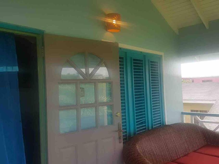 Suitetrails - Beach House In Crown Point- walk to the beach