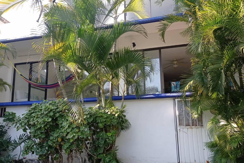Preciosa villa a la orilla del lago - Housity