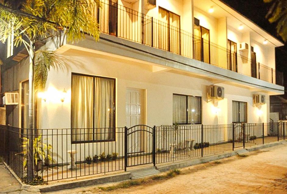 L and V Bantayan Guest House - Housity