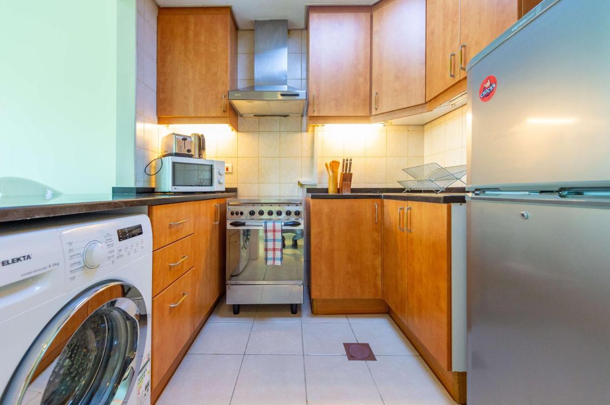 Luxury Escapes - Stylish Studio in DG near to Mall & Metro - KSLV - Housity