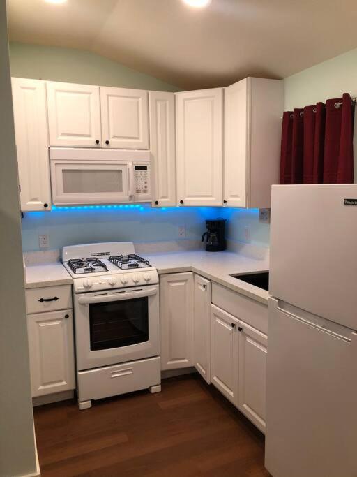Great Rodeo Brand New Mini Studio - Housity