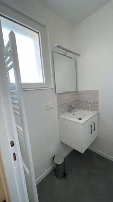 Maison 4 personnes dans village Cœur du perche avec toutes commodités Min 2 nuits - Housity