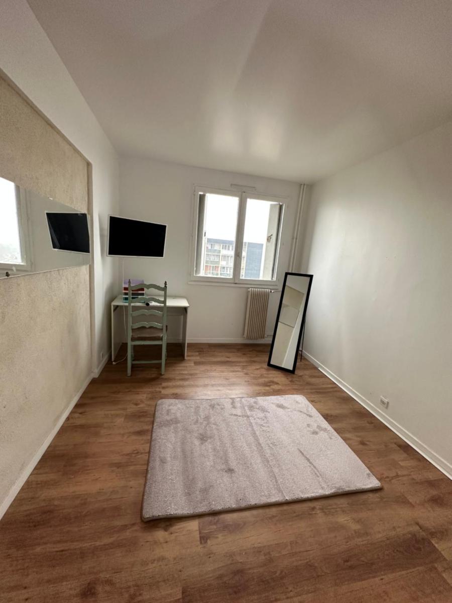 Étoile en banlieue parisienne - Housity