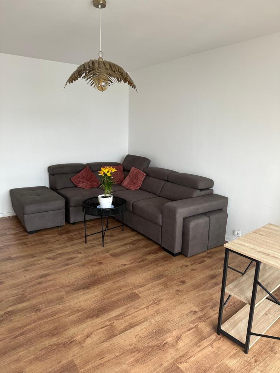 Étoile en banlieue parisienne - Housity