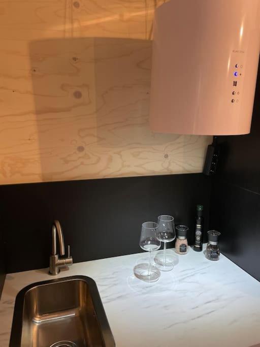 Trevligt minihus mitt i centrum Välkommen till 14b - Housity