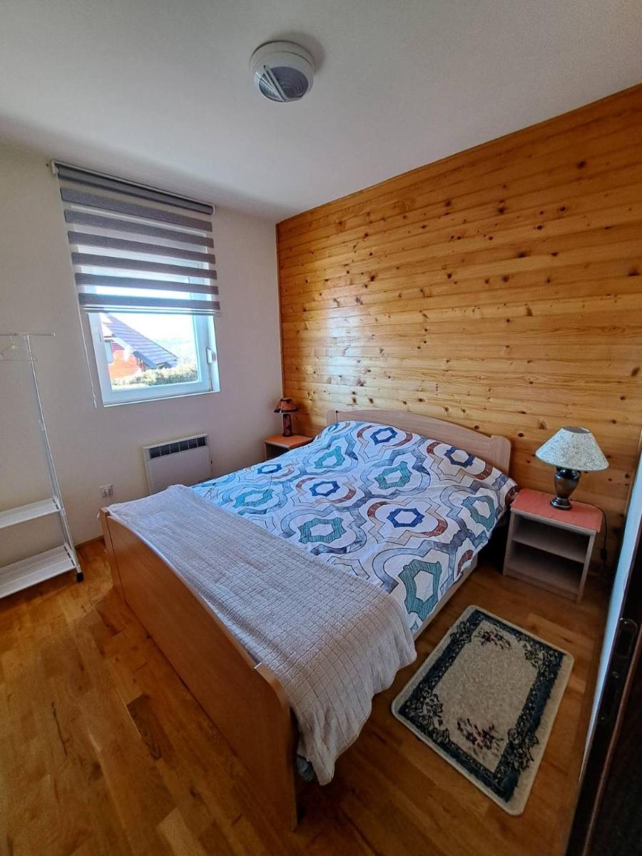 Cozy nature apartment with space for parking. - Housity