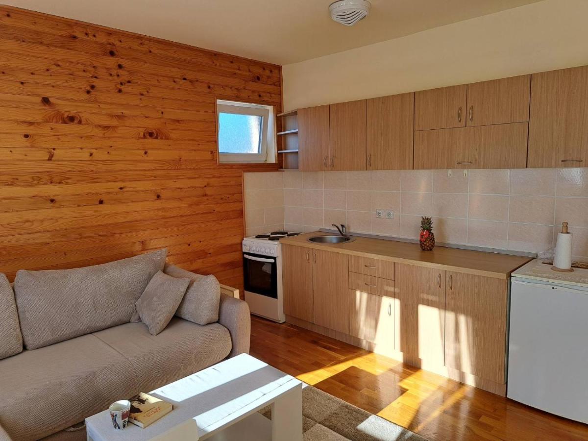 Cozy nature apartment with space for parking. - Housity