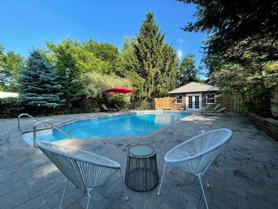 TheGoshenGetaway-HeatedPool-HotTub-FirePit-PetFriendly-Legoland - Housity