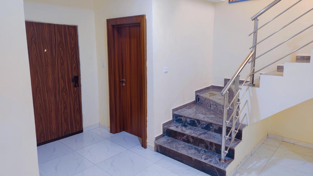 Suitetrails - 5 Bedroom Abuja City Mansion