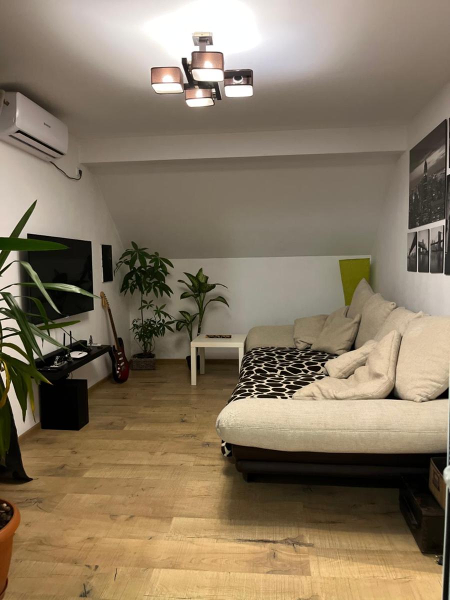 Suitetrails - O mansarda intima :) - the intimate attic :)
