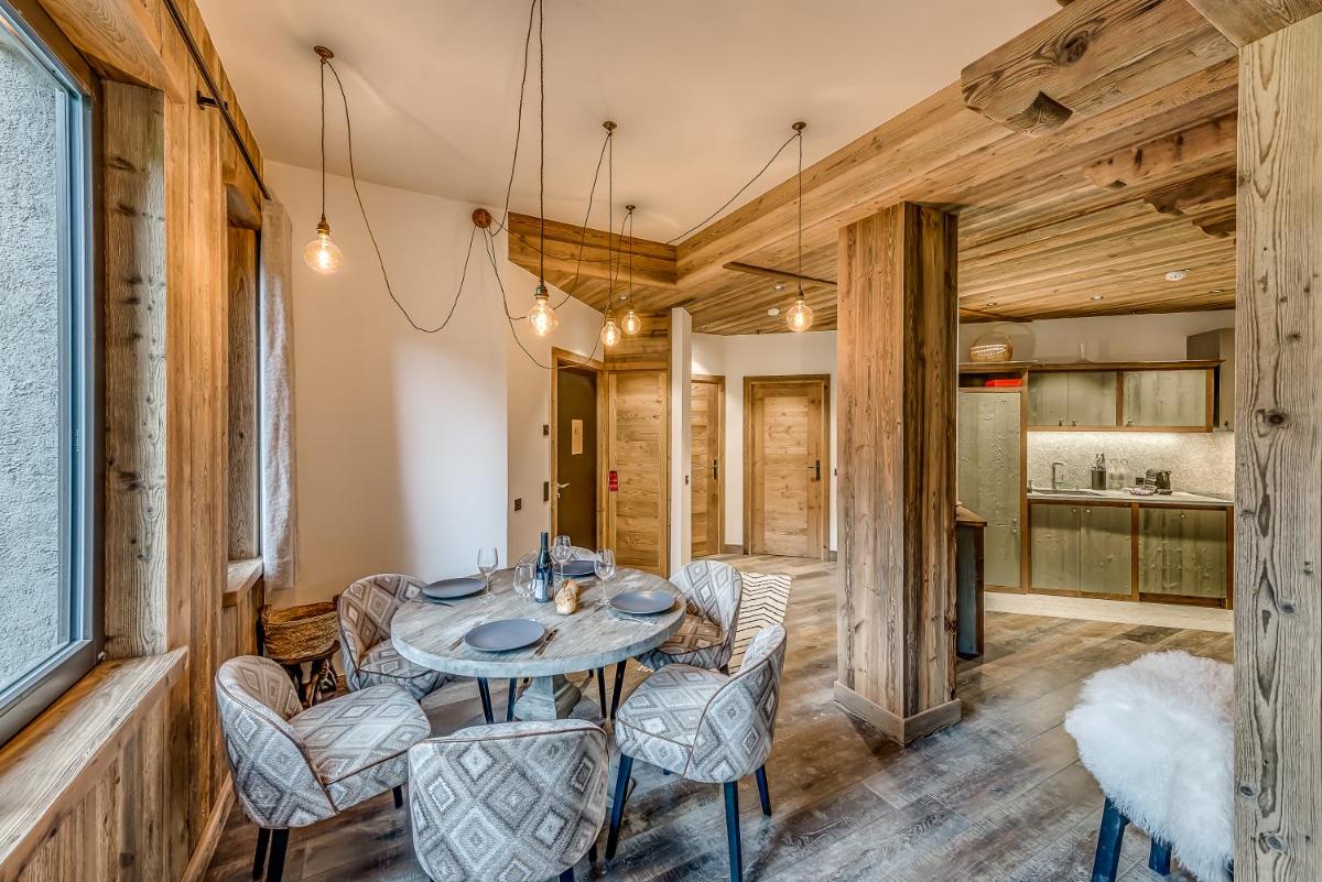 Coin salon dans l'établissement Hotel & Spa Le Val d'Isère
