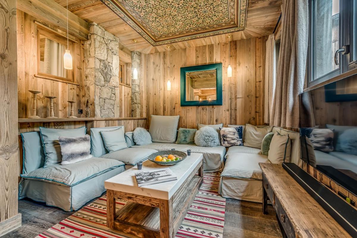 Coin salon dans l'établissement Hotel & Spa Le Val d'Isère