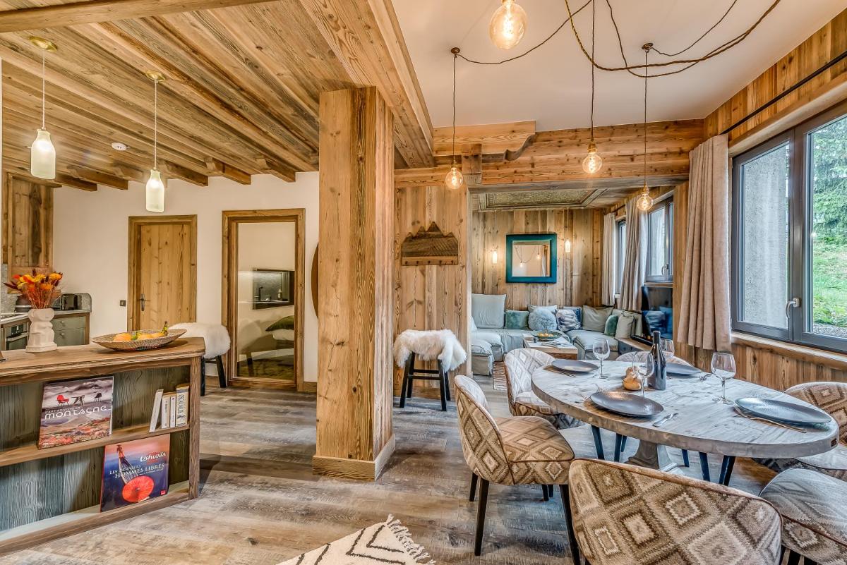 Coin salon dans l'établissement Hotel & Spa Le Val d'Isère