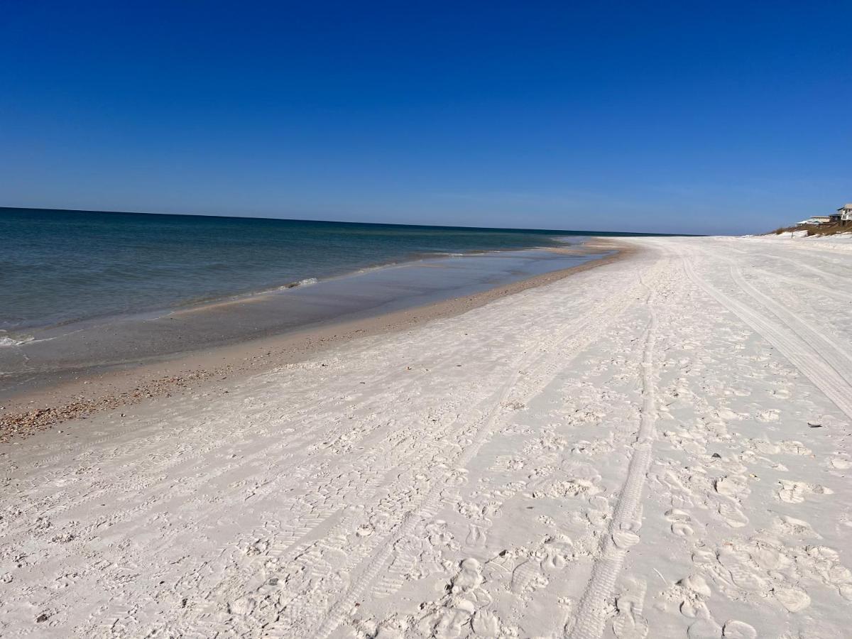Coast Away - Housity