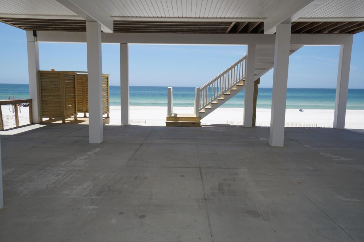 Coast Away - Housity