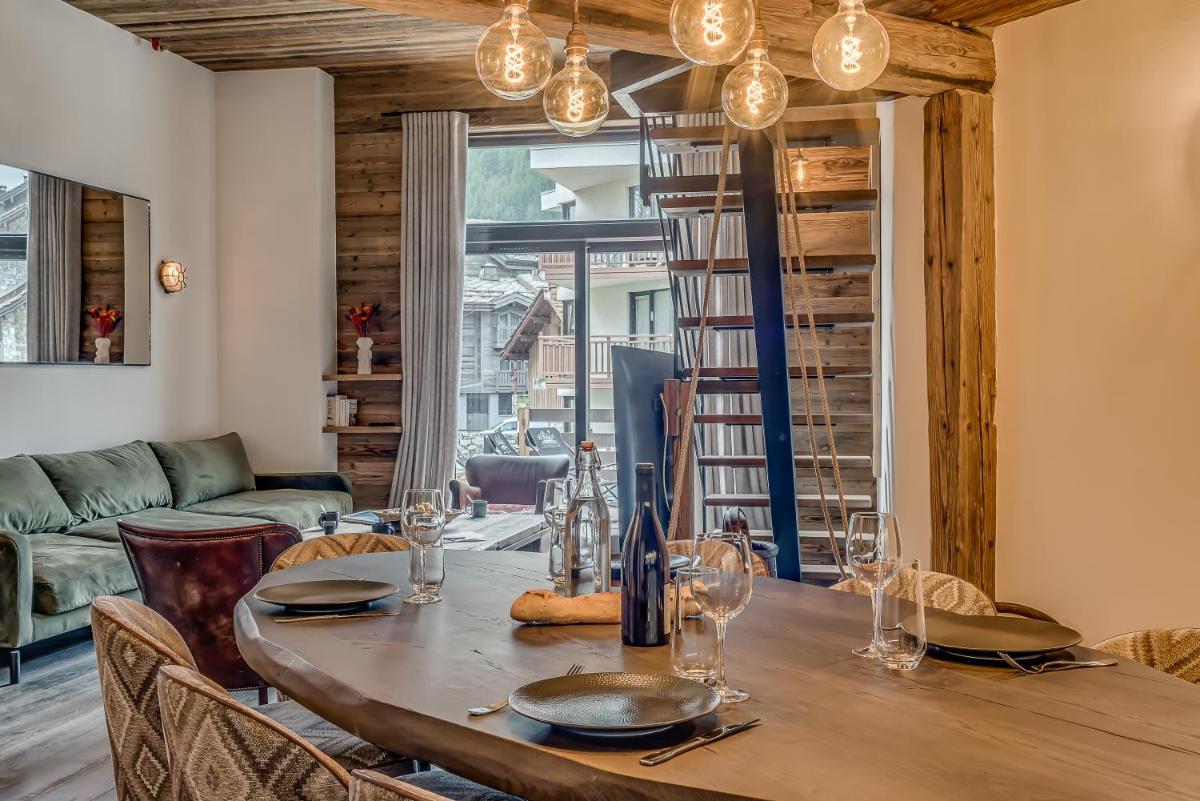 Coin salon dans l'établissement Hotel & Spa Le Val d'Isère