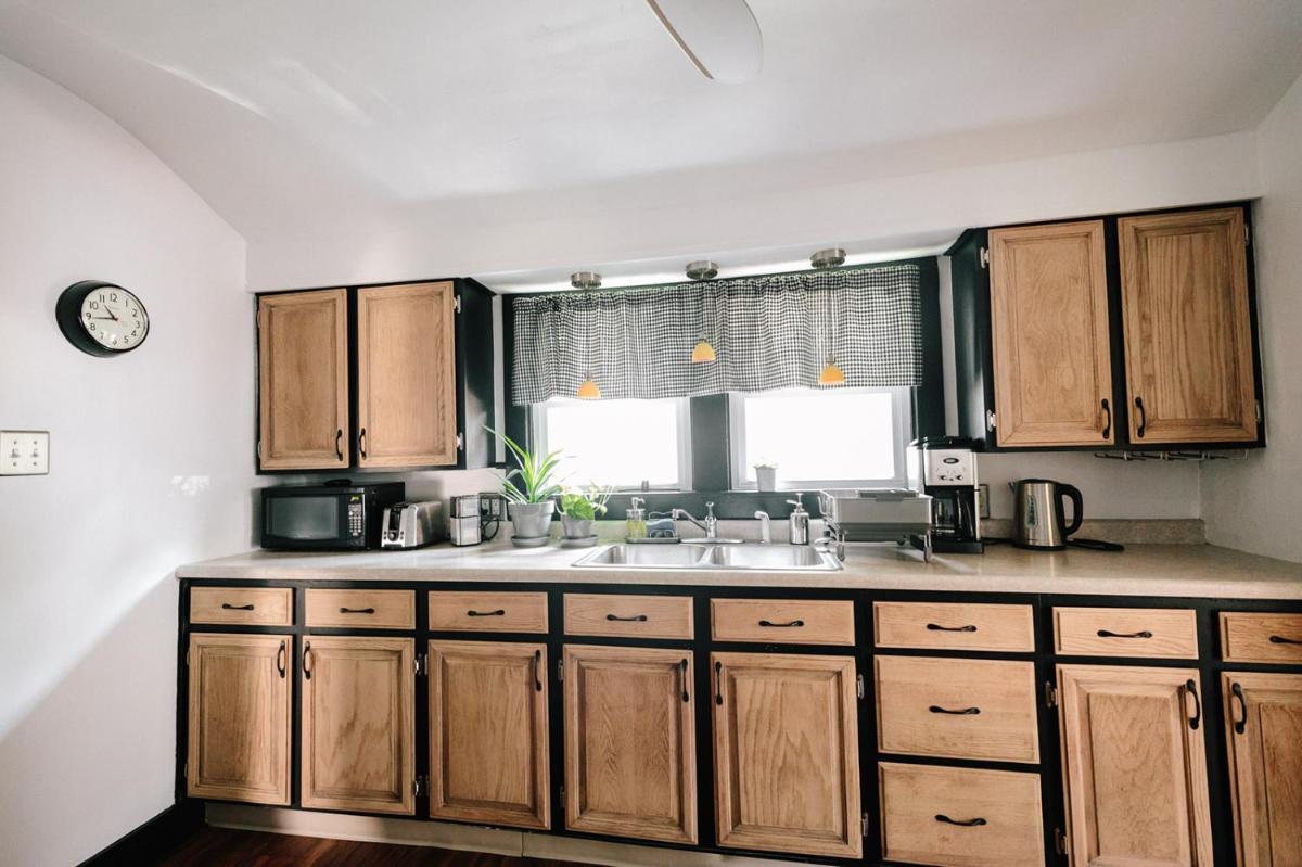 3BR Charming Home, 10 Min Walk to DT Champaign - Housity