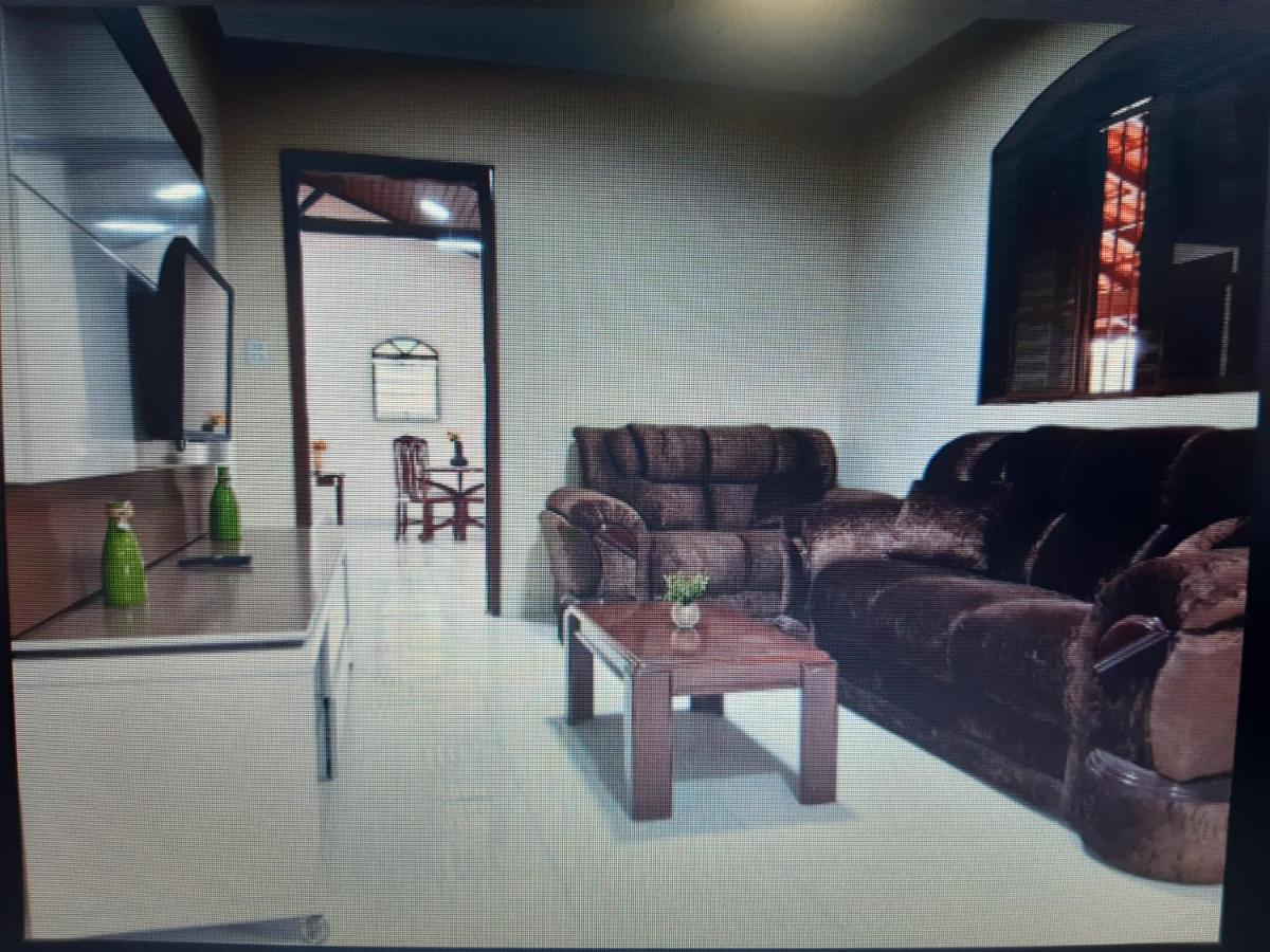 Chácara com piscina - Housity