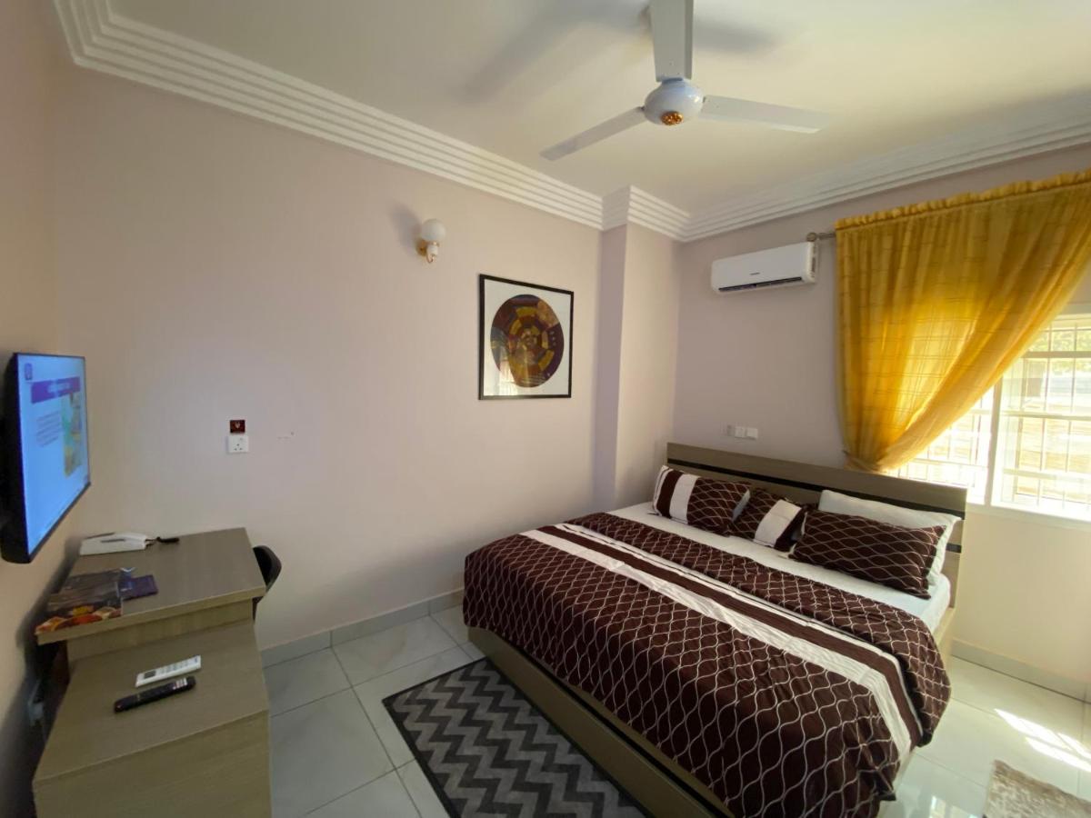 C7 Hazelwood Residence & Suites - Housity