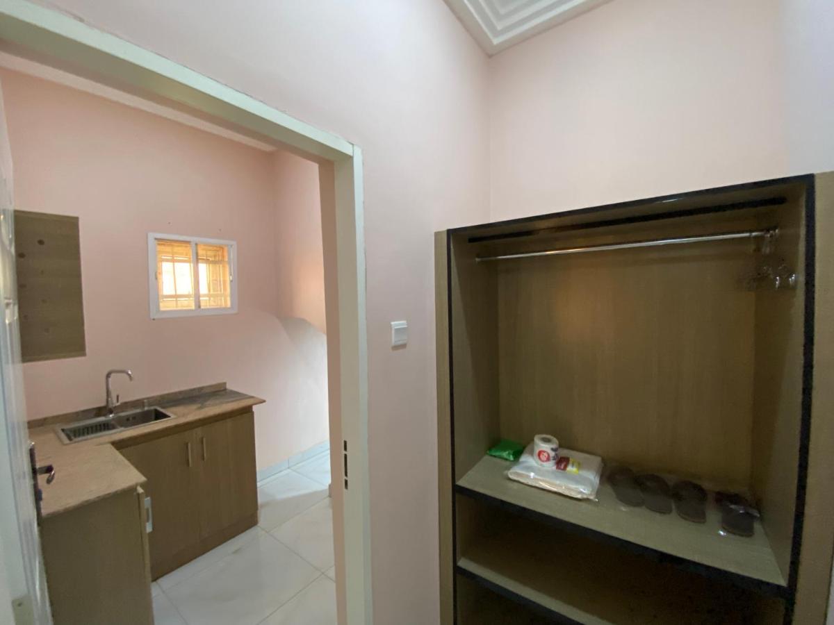 C7 Hazelwood Residence & Suites - Housity