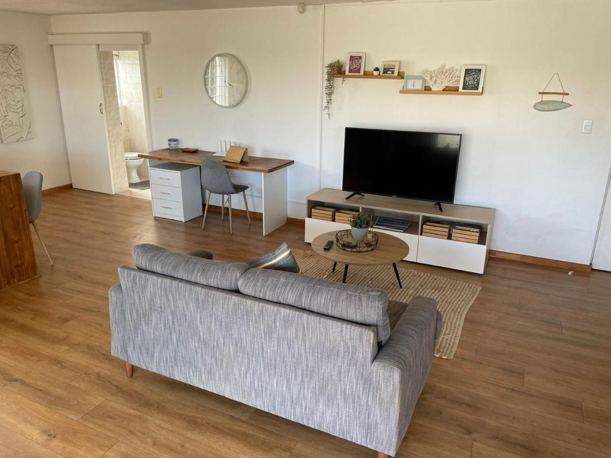 'On Point' Beach Studio - Jeffreys Bay - Housity