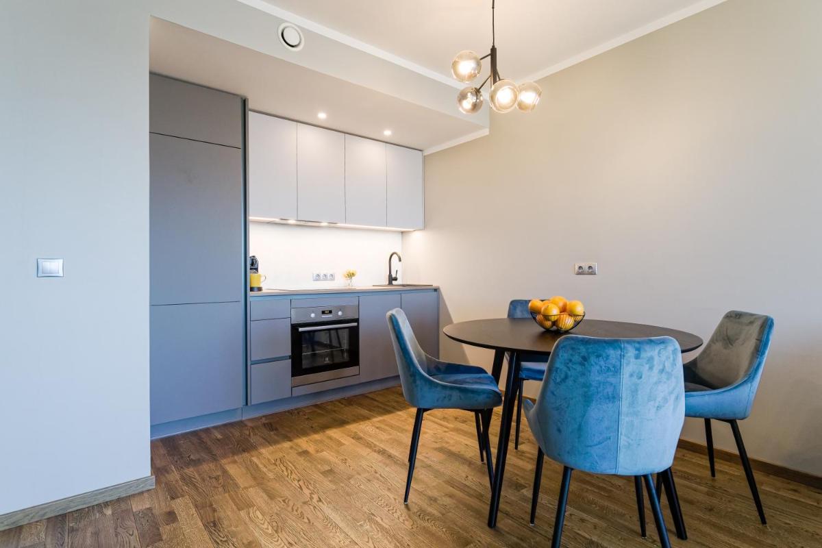 Yellow Apartment - Housity