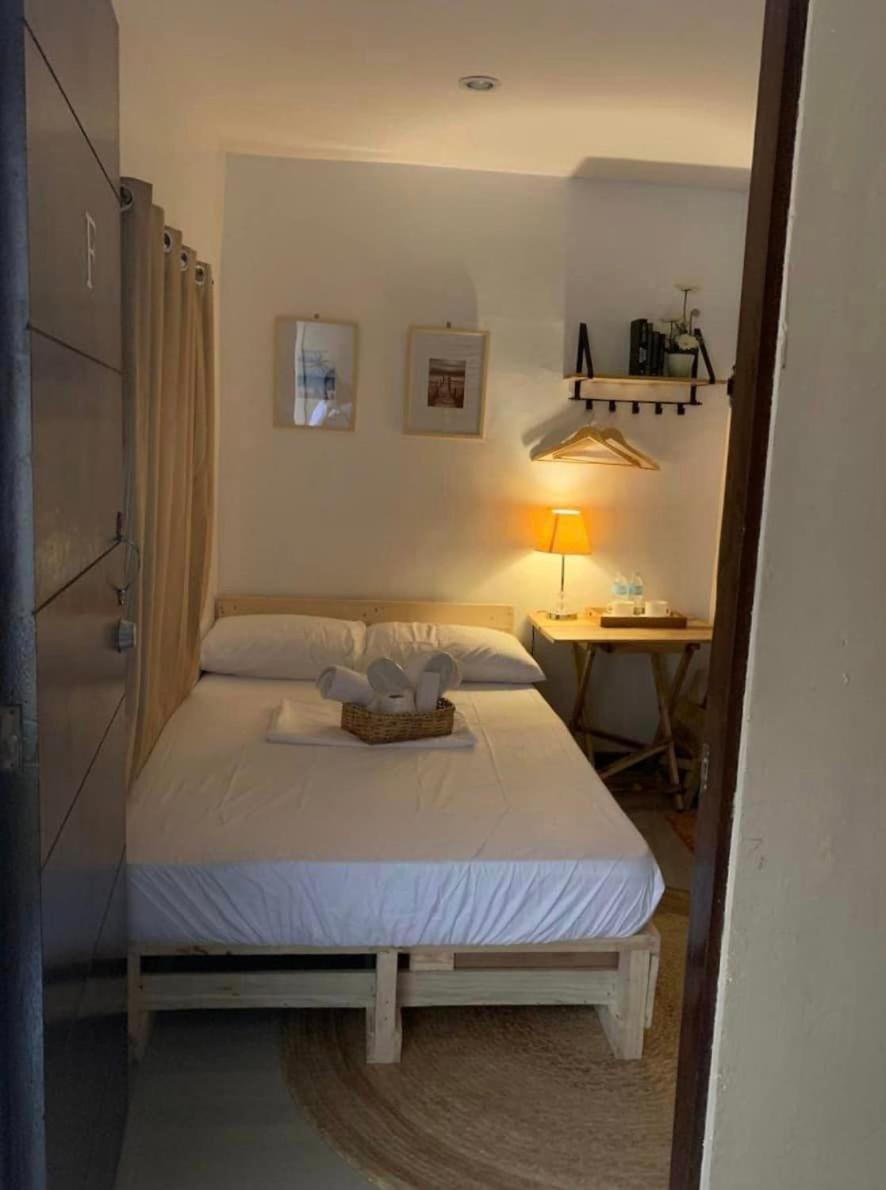 The Tiny Room Apartment Units near Anonas and Cubao - Hizvo