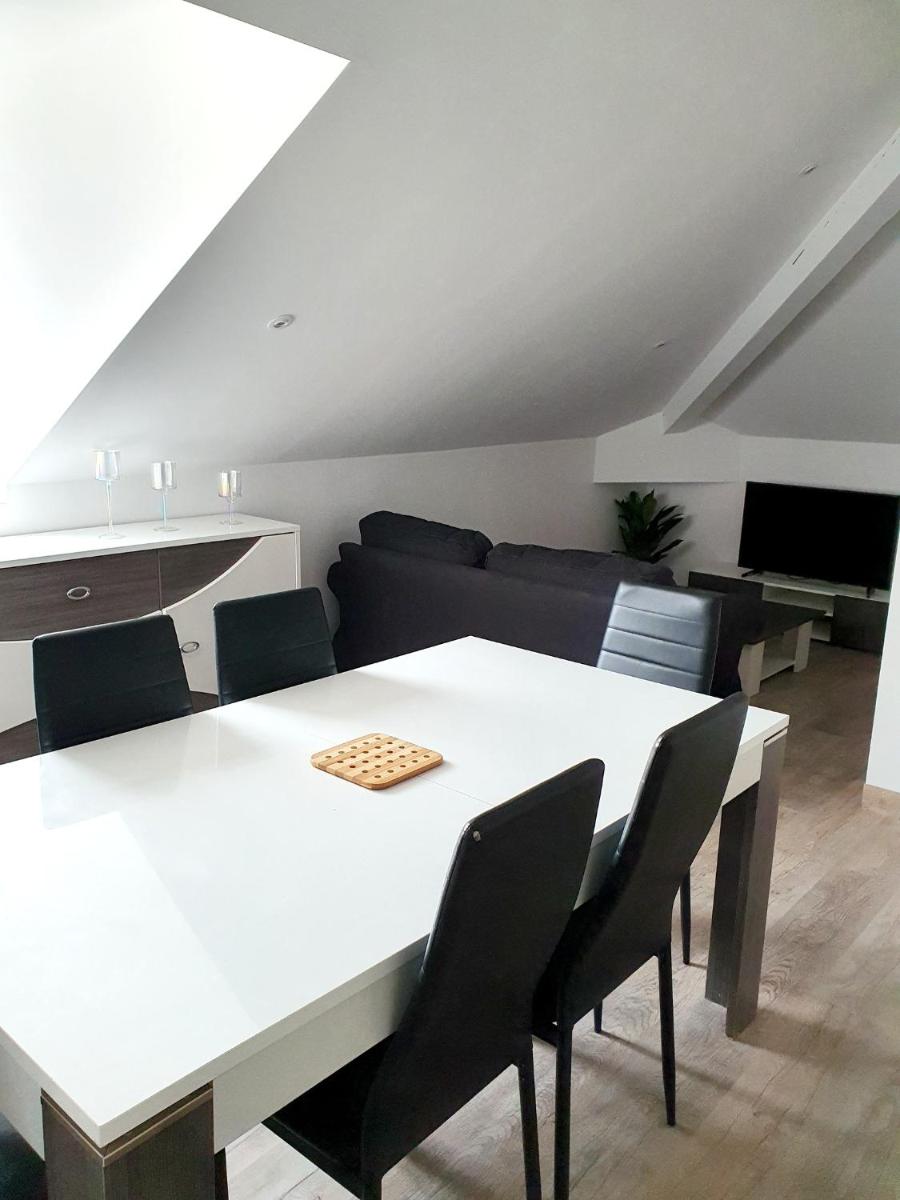 Appartement de 2 chambres avec vue sur le lac a Chateau Arnoux Saint Auban - Housity