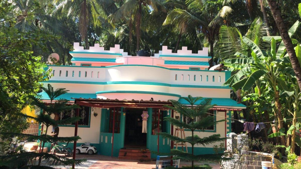 Acharekar's Home stay - Adorable AC and Non AC Rooms with free Wi-Fi - Housity