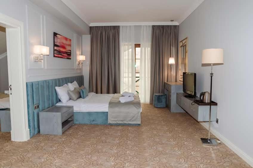 Mount Way Hotel - Housity