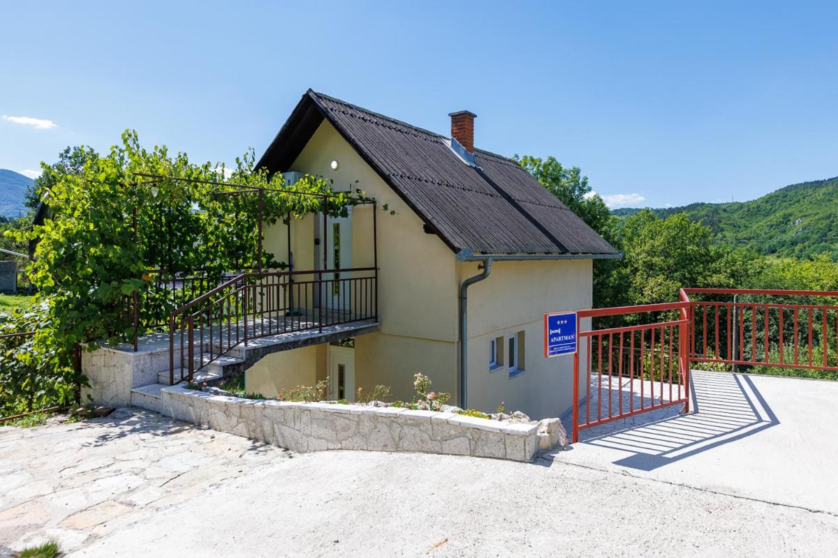 Aparthouse Bilic - Housity