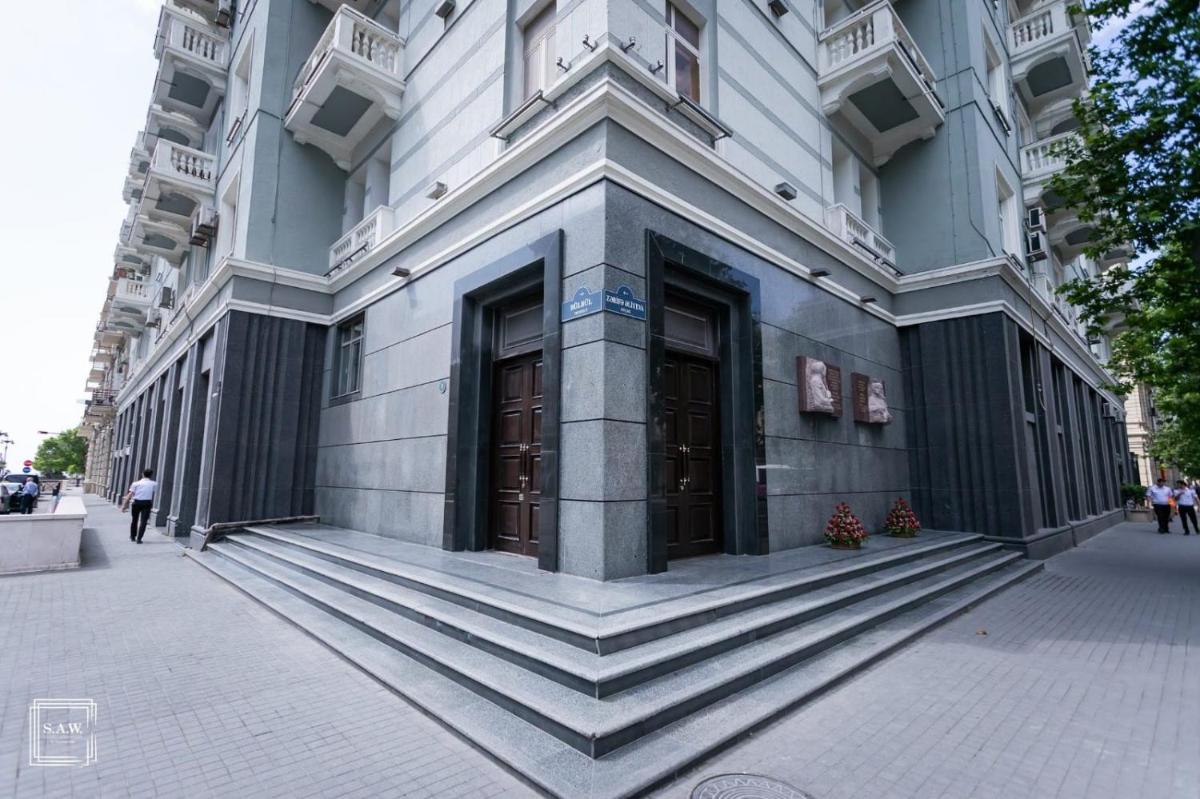Sahil Formula1 Apartment - Housity