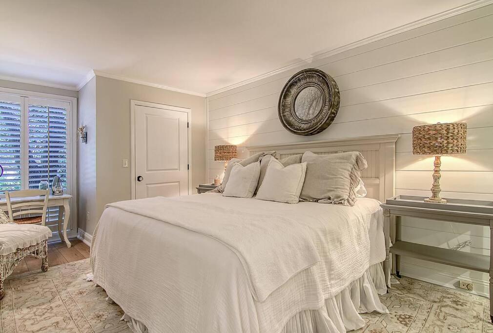 Luxury Seabrook Beachfront w/Spectacular Sunsets - Housity