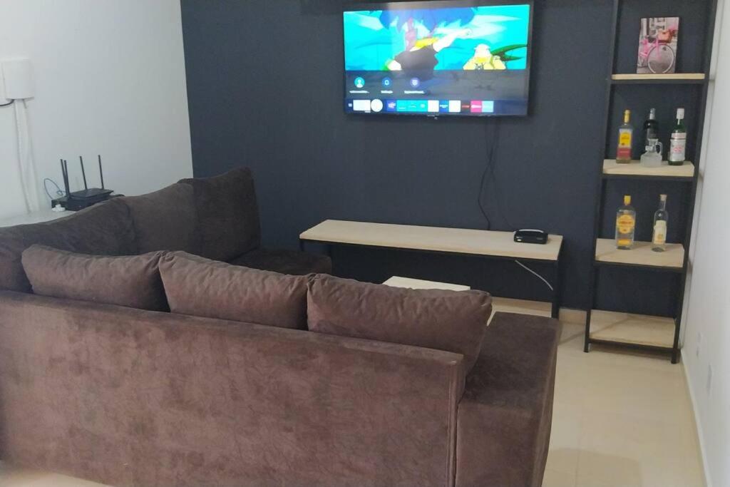 Refúgio, paraquedismo, balão, 130 km de São Paulo - Housity