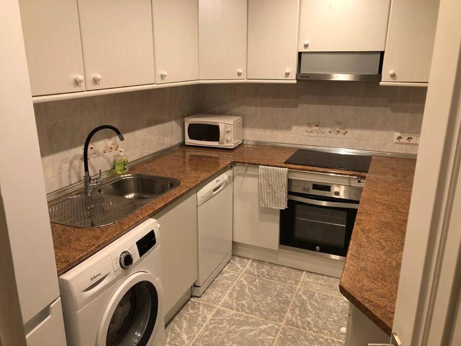 Apartamento primera línea Puerto Banus con vistas - Housity