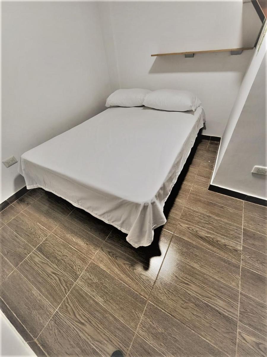 Habitaciones o apartamento cerca de todo - Housity