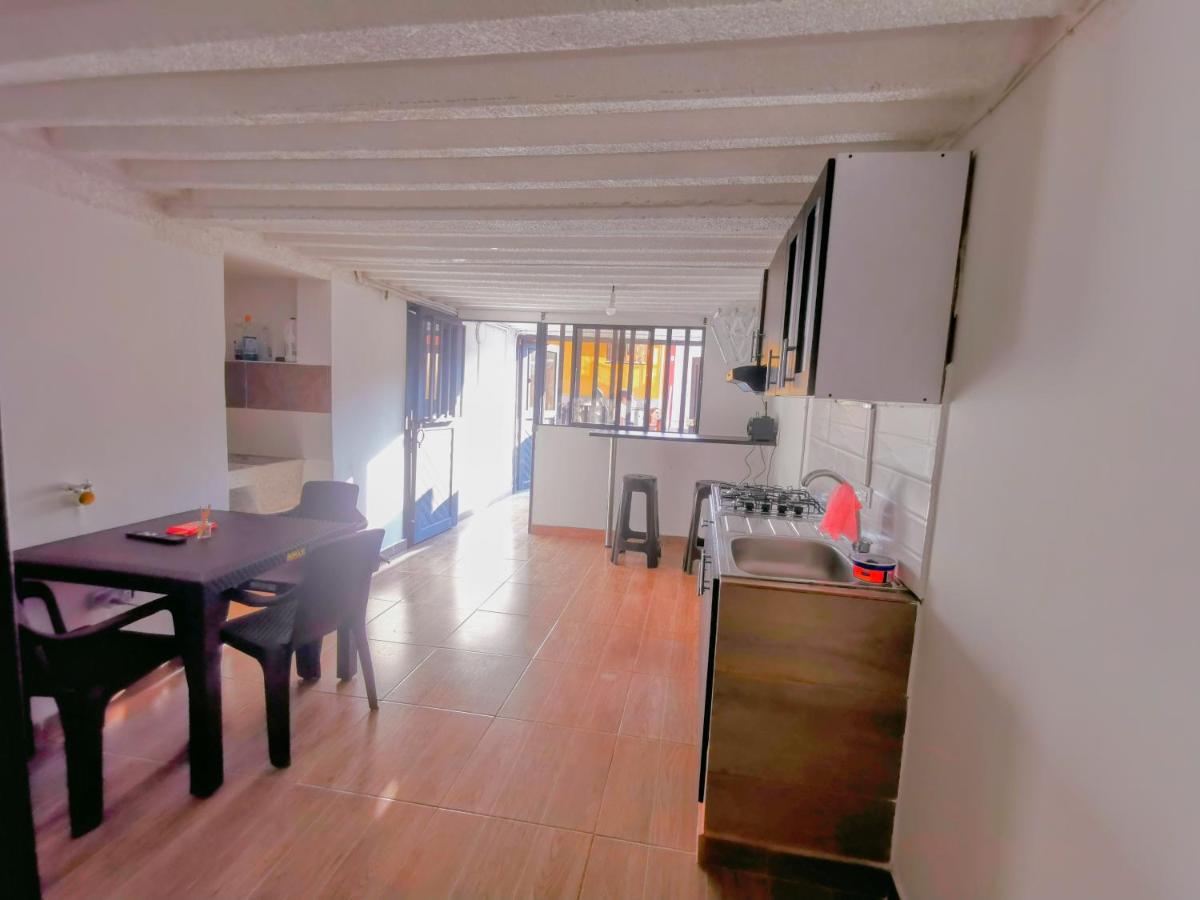 Habitaciones o apartamento cerca de todo - Housity