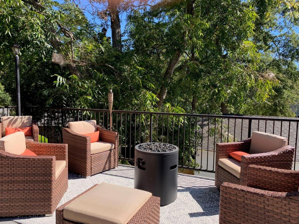 The Mahogany Room; a place of wonderful stays - Housity
