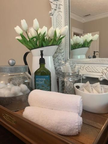 The Mahogany Room; a place of wonderful stays - Housity