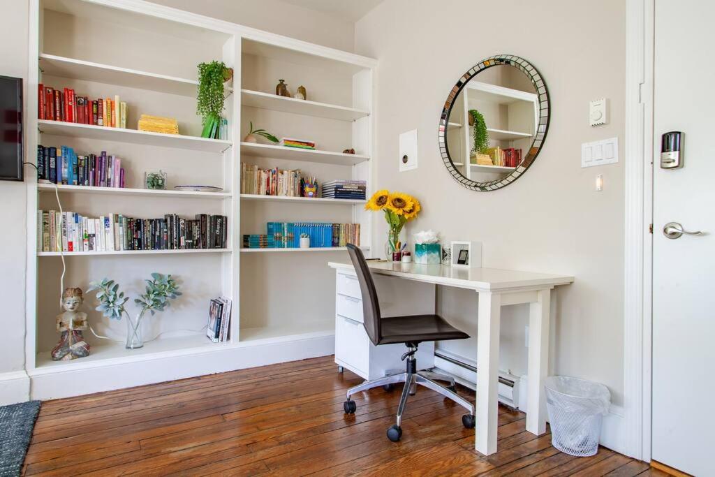 Bright Top Floor On Georgetown Cobblestone Street - Housity
