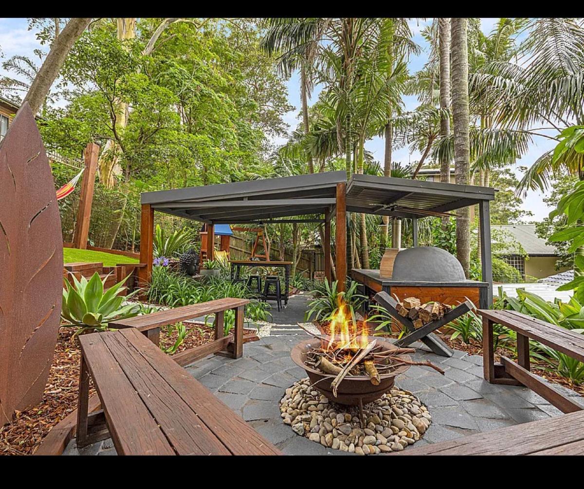 Suitetrails - 5 bedroom Terrigal beach home with district views