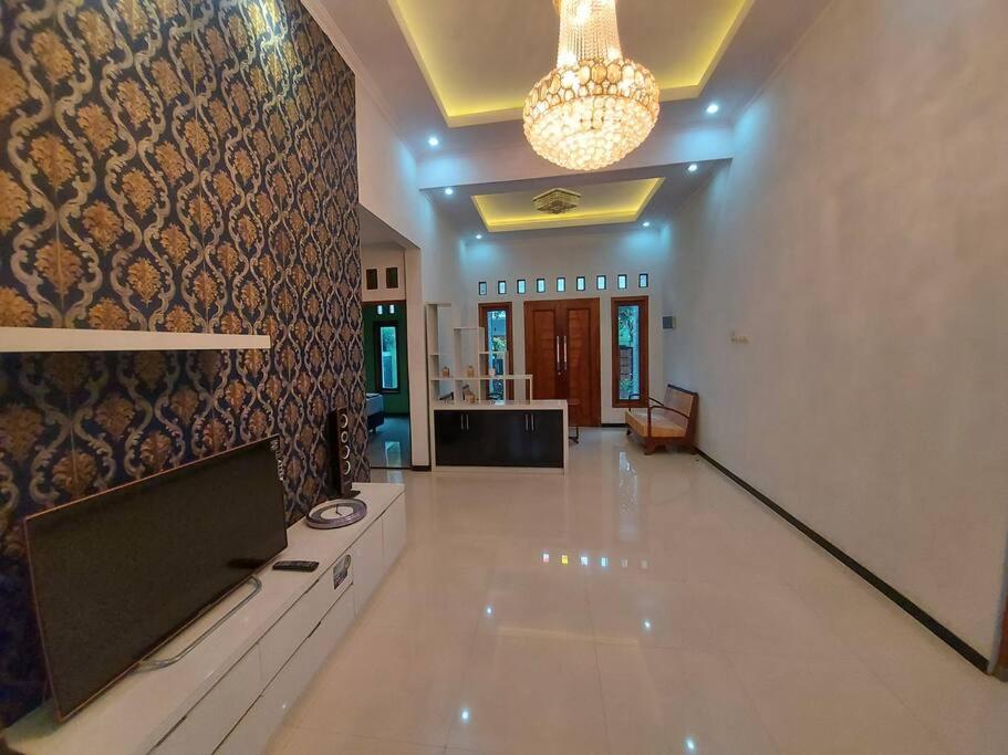 Tentrem Homestay by FHStay - Housity