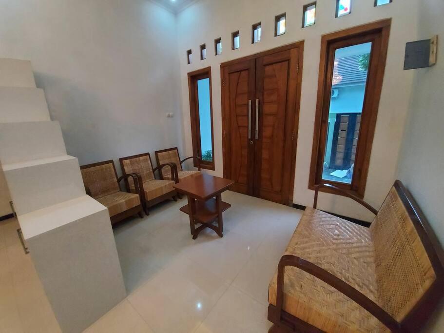 Tentrem Homestay by FHStay - Housity