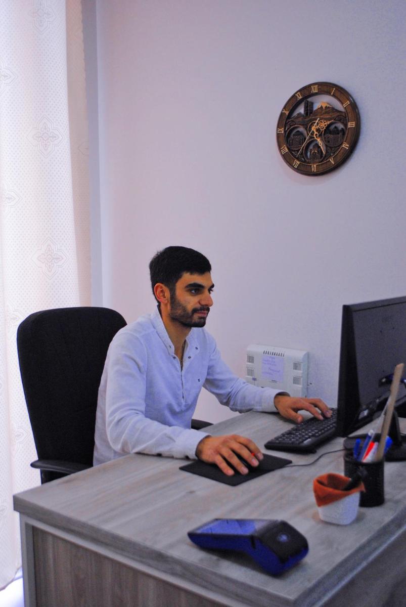 Hotel Erebuni Plaza - Housity