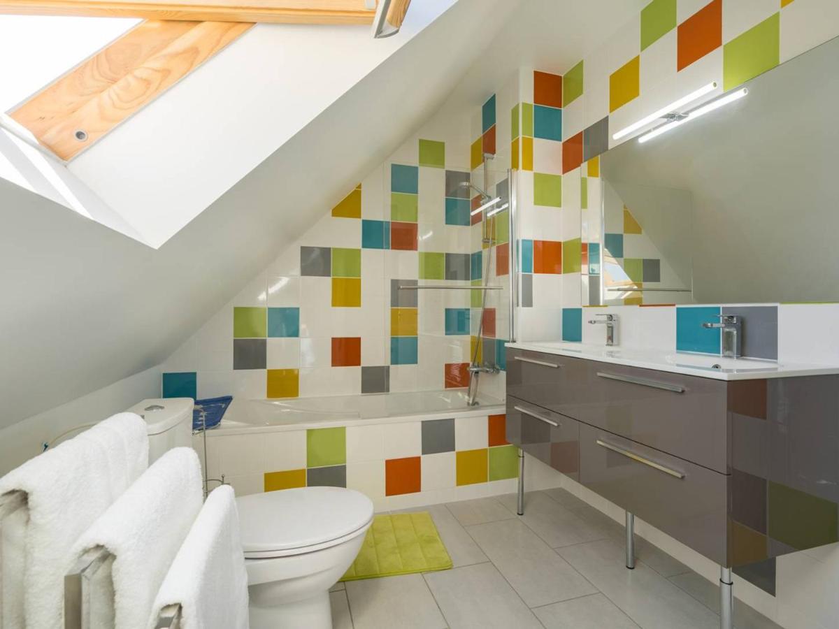 Maison familiale avec jardin clos, 4 pièces, 6 pers, proche plage et commerces, Wifi, parking inclus. - FR-1-477-192 - Housity
