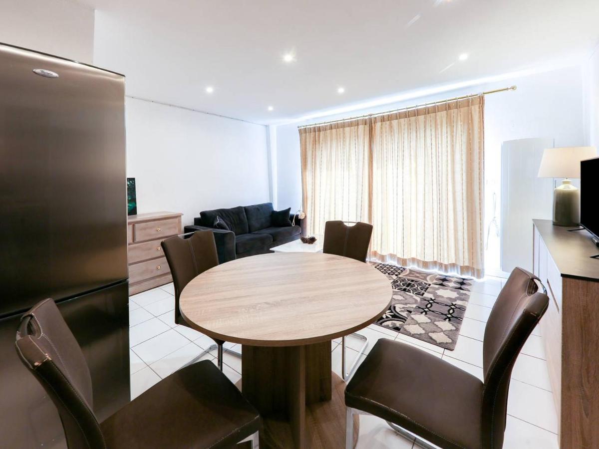 Appartement avec grande terrasse, WIFI, proche port et commerces, Perros-Guirec - FR-1-368-338 - Housity