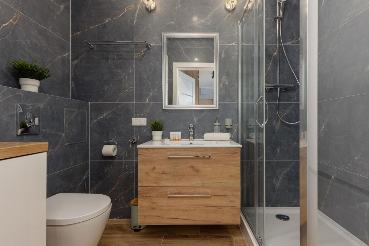 Bemowo Górczewska Apartment by Noclegi Renters - Housity