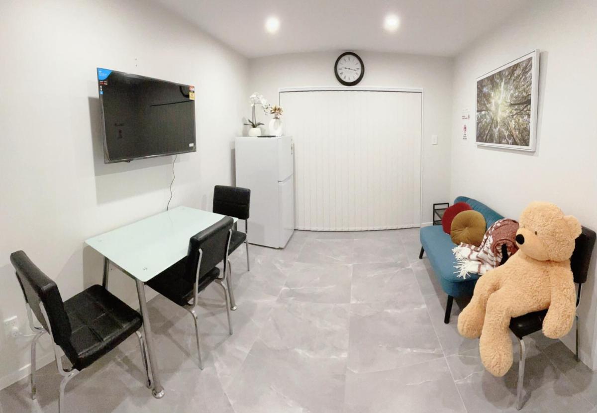 Brandnew self-contained little gem in Hobsonville - Housity