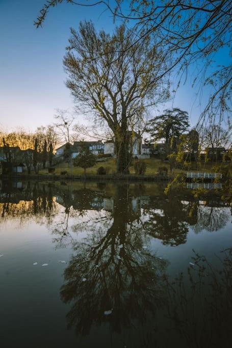 Le chalet du bout du monde, en bord de rivière ! - Housity