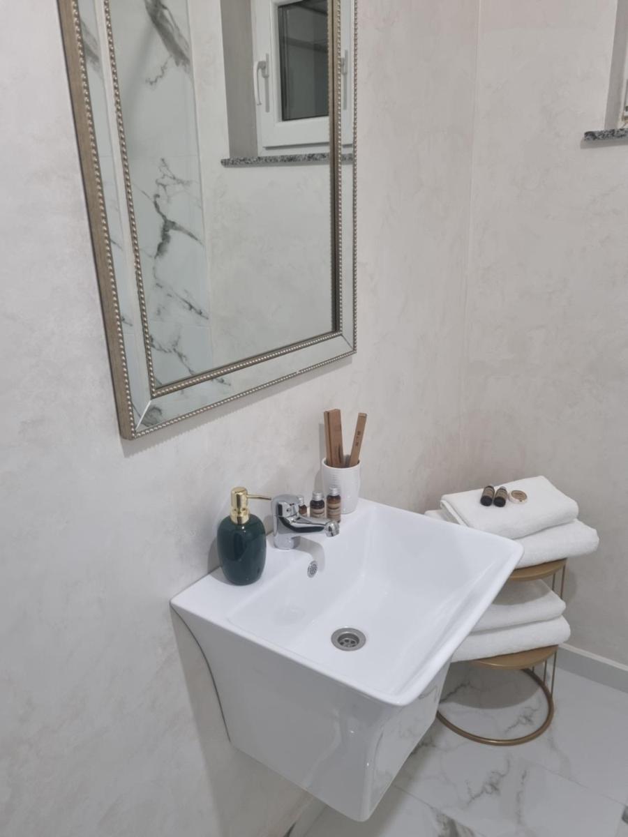Tesa Boutique Hotel - Housity